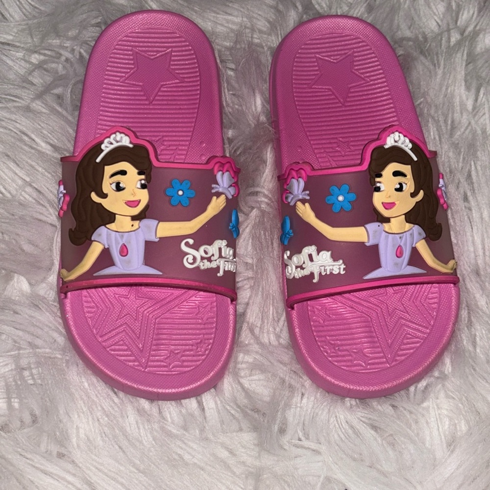 Sophia the first slippers size (32) size 1 in us brand new never been used